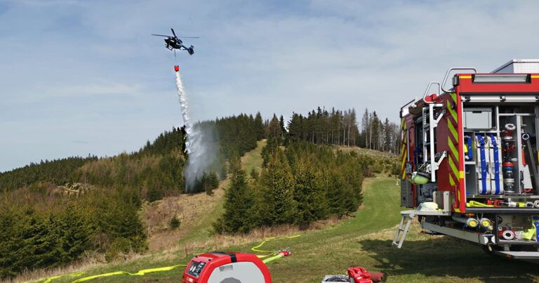 Feuerwehr Brilon Uebung Wald