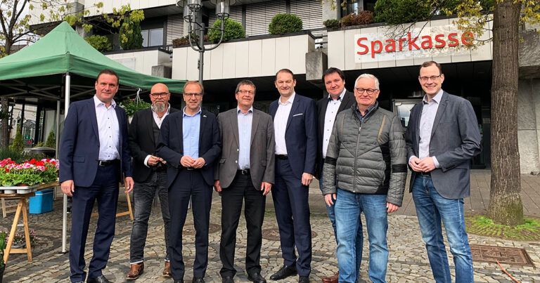 BWT Sparkasse Umzug Brilon Totallokal Brilon Wirtschaft und Tourismus