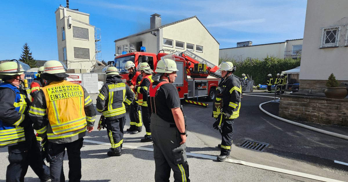 Feuerwehr-Arnsberg Gebäudebrand